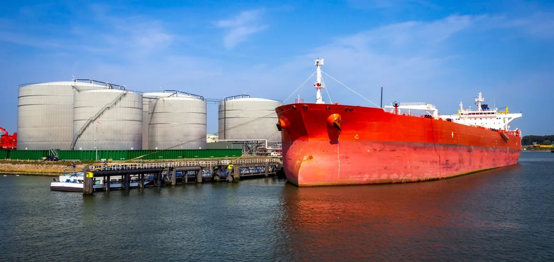 Le Brent recule à 84,46 dollars, Washington envisage d'agir sur les marchés pétroliers